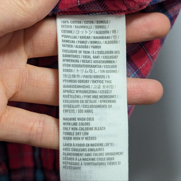 Hollister women's button down plaid shirt (size medium) - Picture 6 of 7